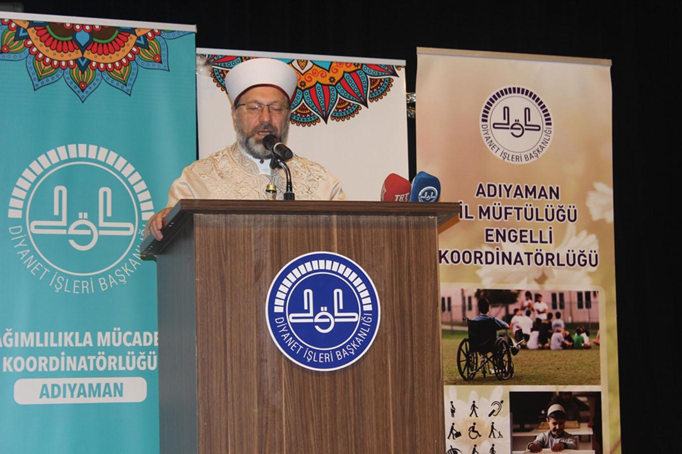 Diyanet İşleri Başkanı Erbaş: İnsanoğluna verilen en büyük nimet İslam'dır Diyanet İşleri Başkanı Erbaş: İnsanoğluna verilen en büyük nimet İslam'dır